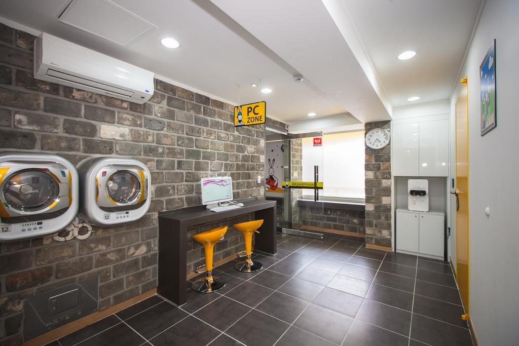 24 Guesthouse Haeundae Premier Пусан Екстериор снимка