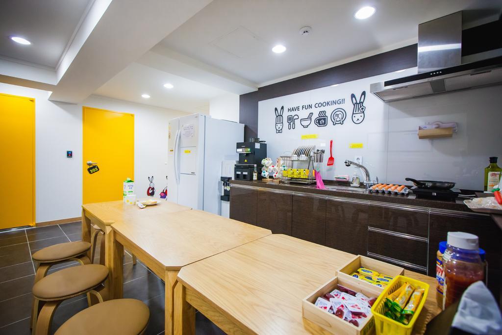24 Guesthouse Haeundae Premier Пусан Екстериор снимка